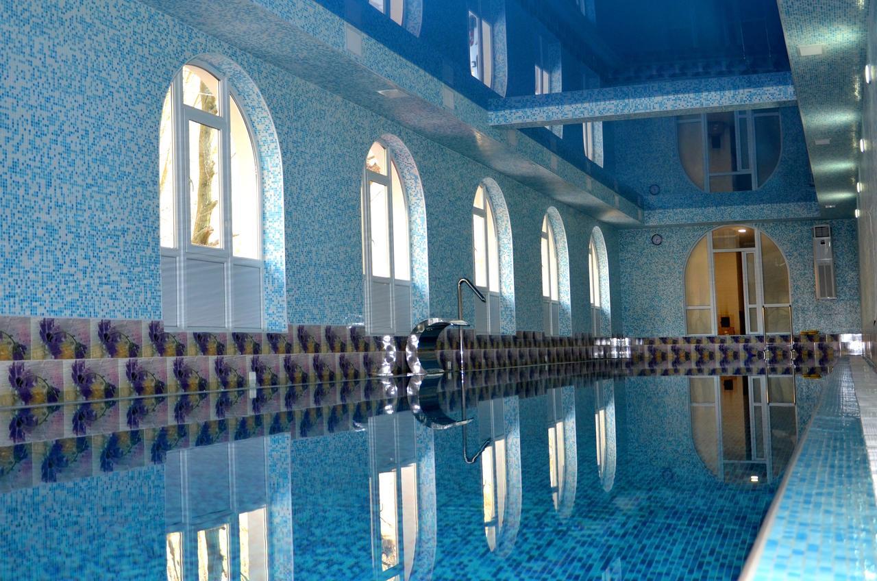 Perlyna Podillyа Hotel Sataniv Buitenkant foto
