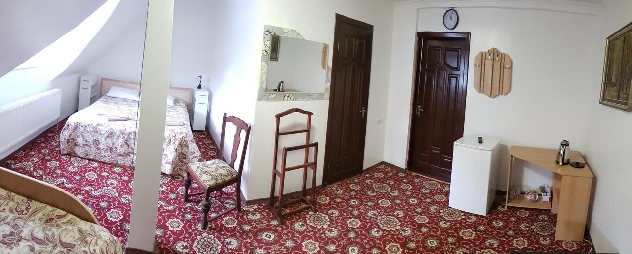 Perlyna Podillyа Hotel Sataniv Buitenkant foto