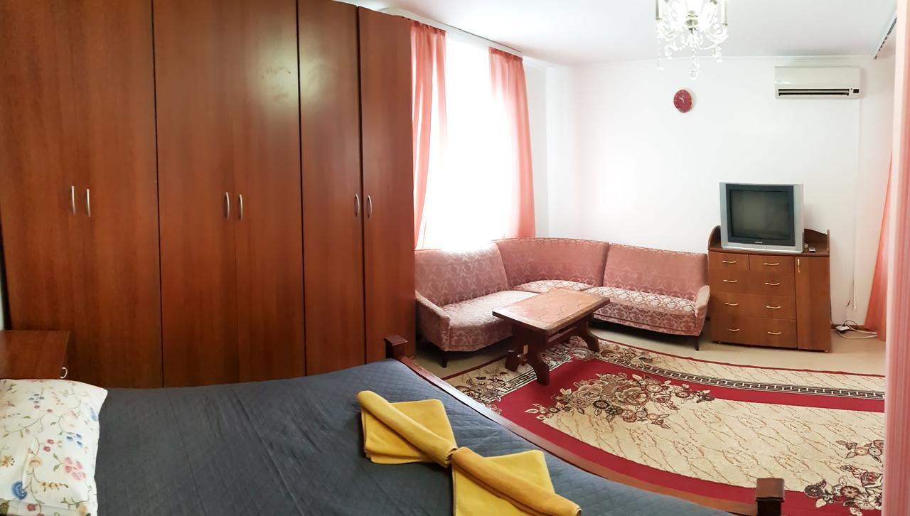 Perlyna Podillyа Hotel Sataniv Buitenkant foto