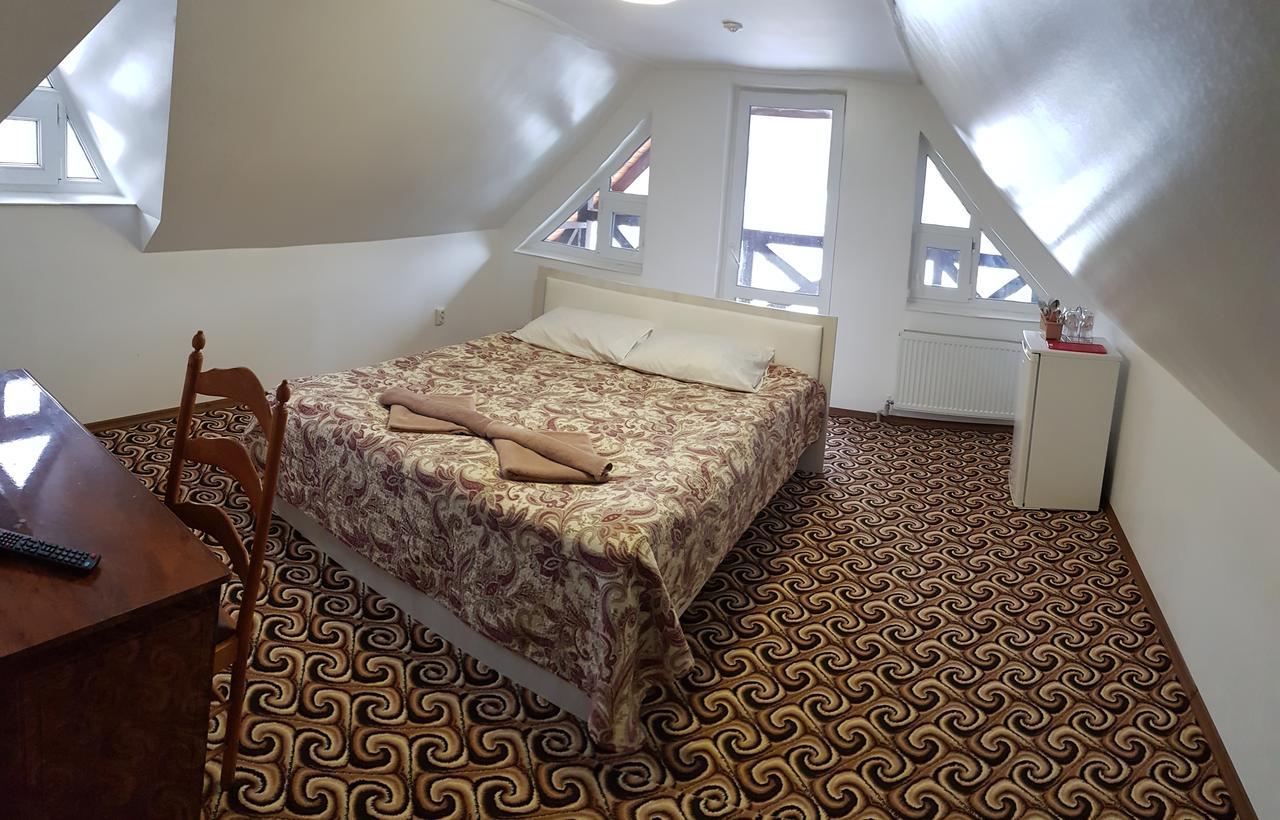 Perlyna Podillyа Hotel Sataniv Buitenkant foto