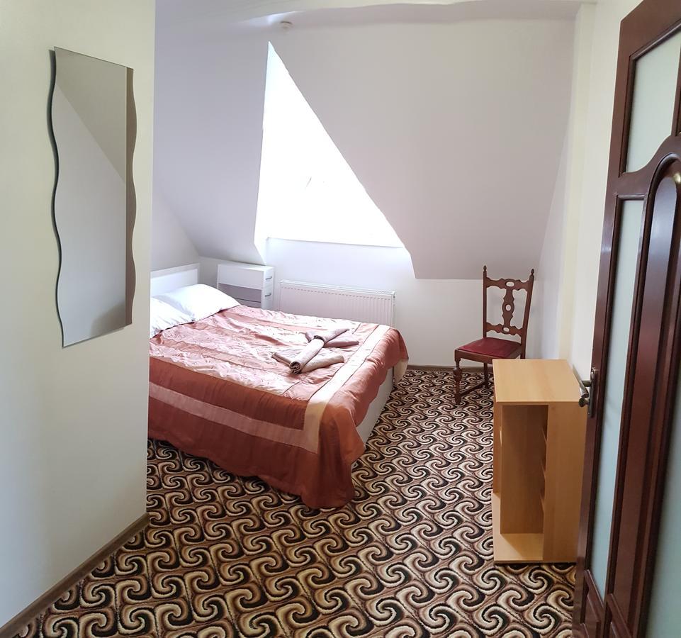 Perlyna Podillyа Hotel Sataniv Buitenkant foto
