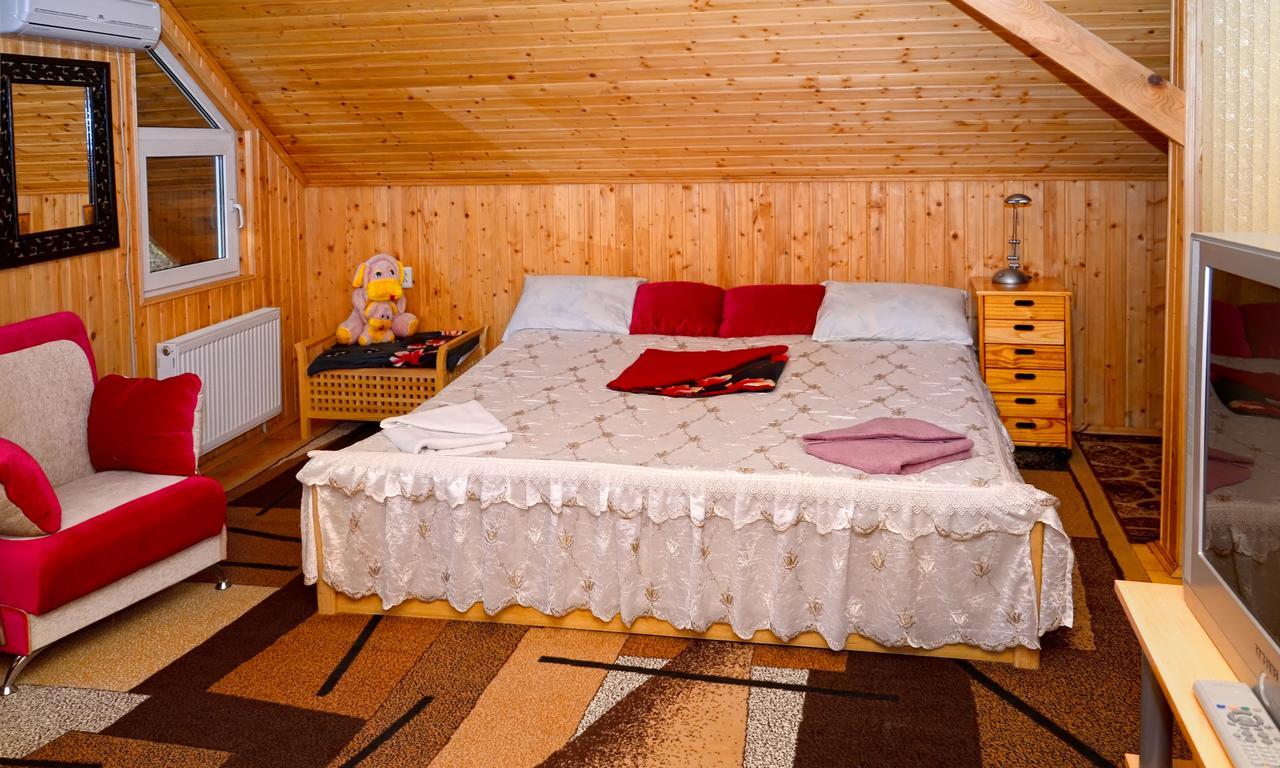 Perlyna Podillyа Hotel Sataniv Buitenkant foto