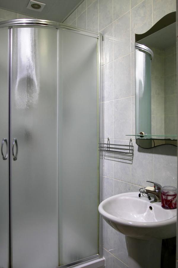Perlyna Podillyа Hotel Sataniv Buitenkant foto