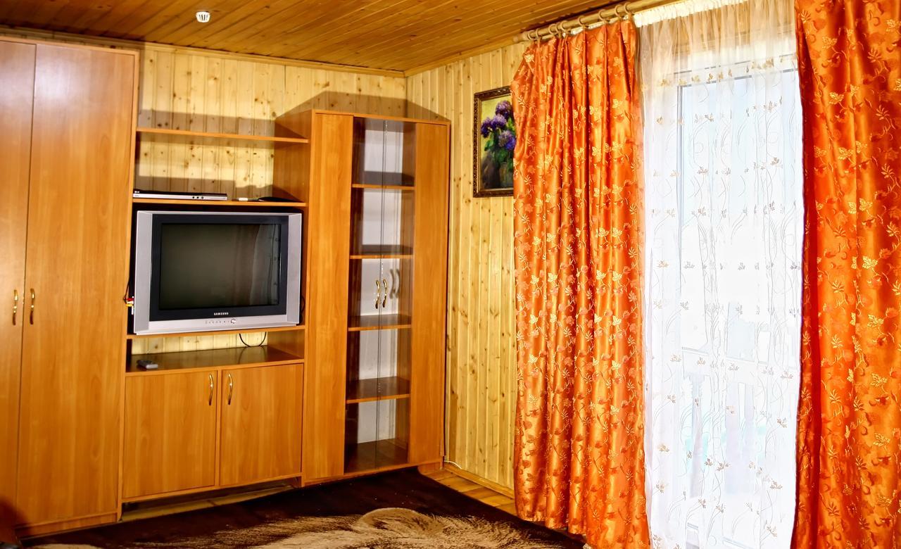 Perlyna Podillyа Hotel Sataniv Buitenkant foto