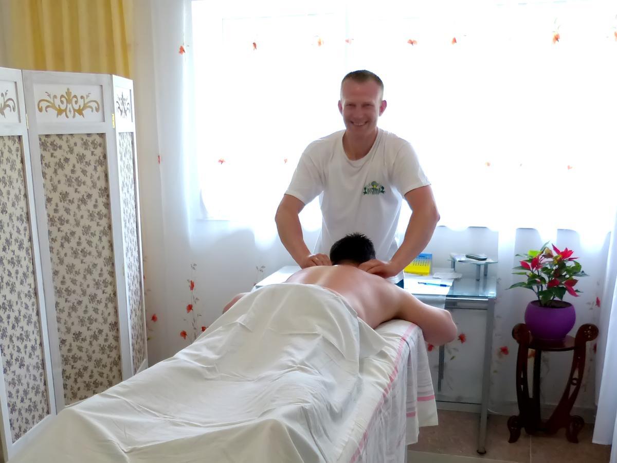 Perlyna Podillyа Hotel Sataniv Buitenkant foto